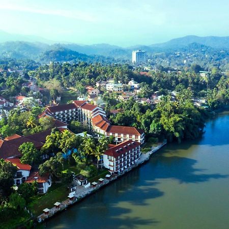 Mahaweli Reach Hotel Kandy Esterno foto