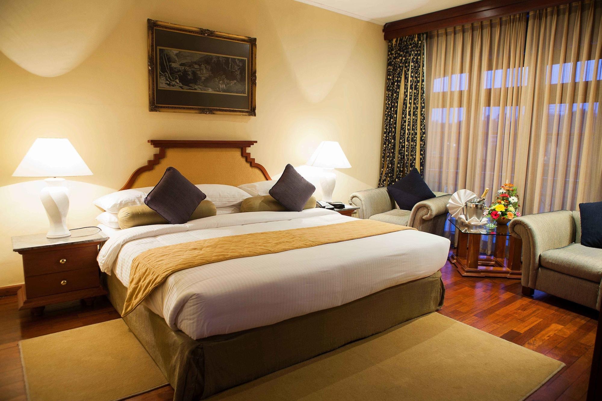 Mahaweli Reach Hotel Kandy Esterno foto