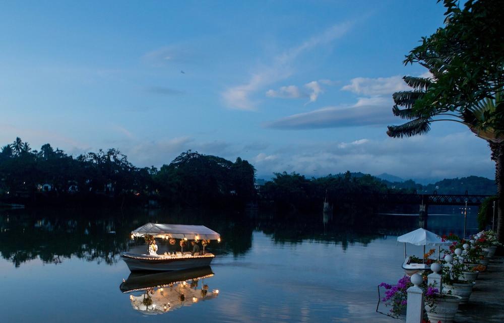 Mahaweli Reach Hotel Kandy Esterno foto