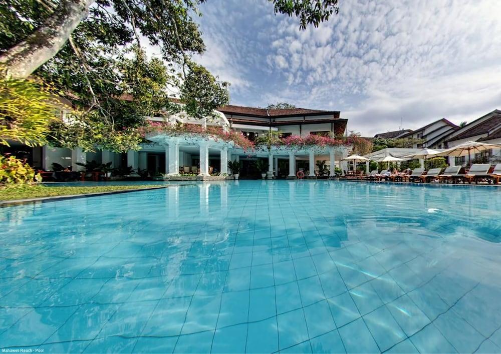 Mahaweli Reach Hotel Kandy Esterno foto