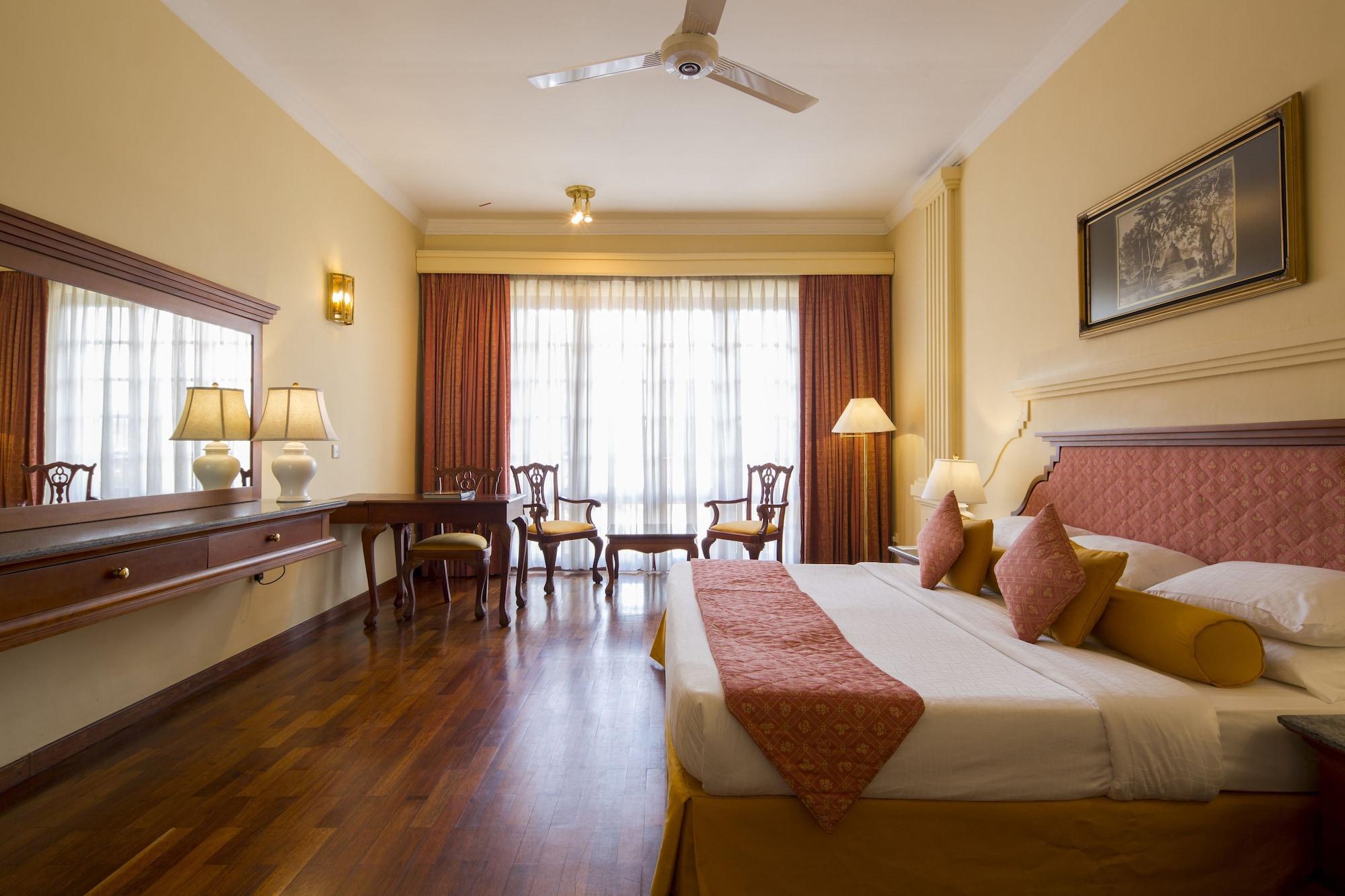 Mahaweli Reach Hotel Kandy Esterno foto