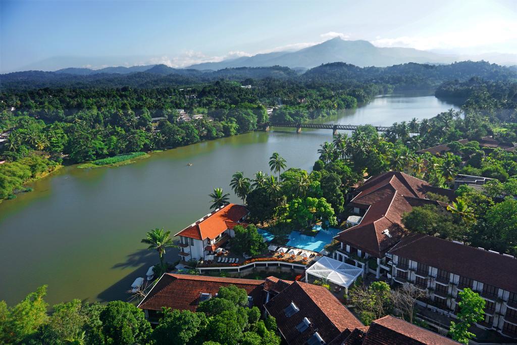 Mahaweli Reach Hotel Kandy Esterno foto