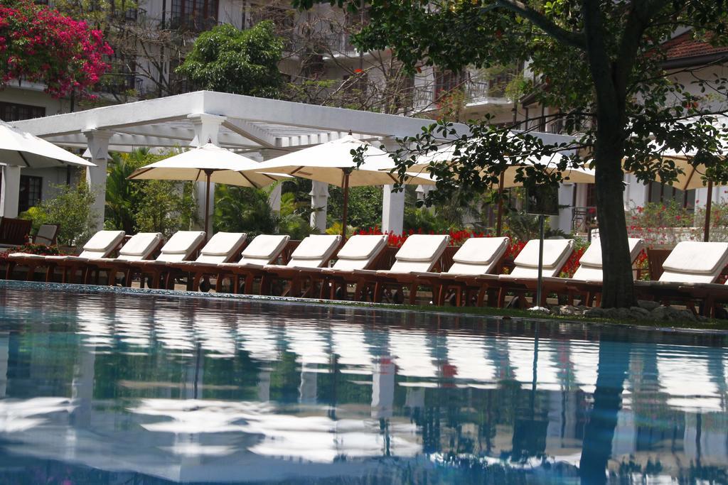 Mahaweli Reach Hotel Kandy Esterno foto