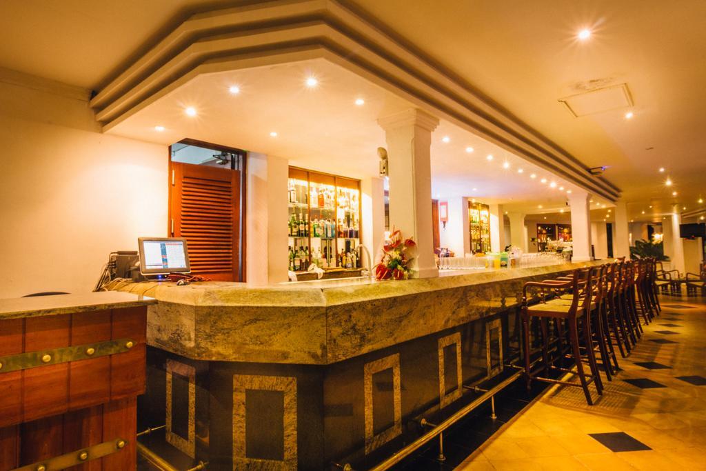 Mahaweli Reach Hotel Kandy Esterno foto